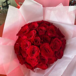24-Rose Bouquet in Cancun, real catalog photograph
