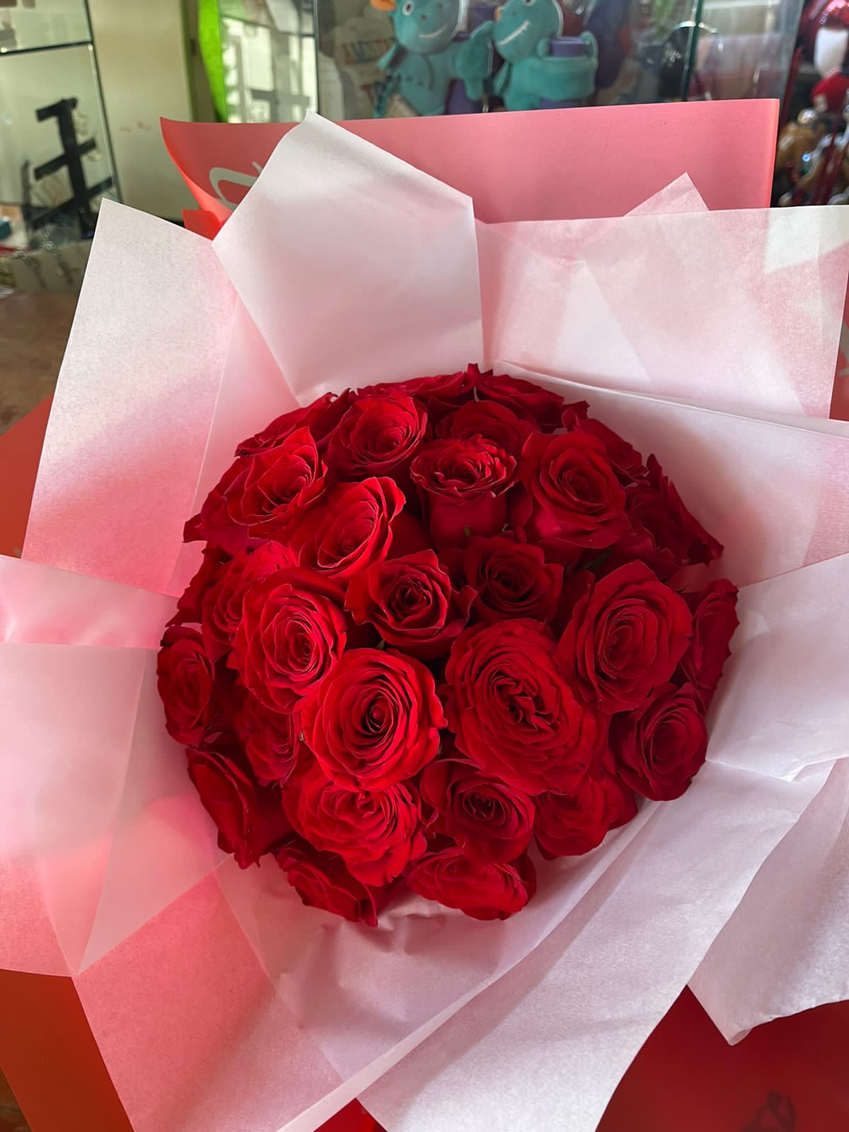 24-Rose Bouquet in Cancun, real catalog photograph